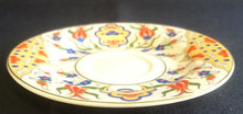 Lade das Bild in den Galerie-Viewer, MOCCA UNTERTASSE "Junbostar" - Porzellan, Goldrand Linien Flora Blumenblüten Pflanzen Motiv Dekor (BC)