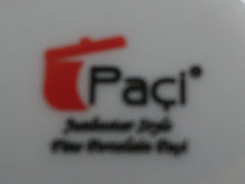 Lade das Bild in den Galerie-Viewer, 2er Set MOCCA UNTERTASSEN "Junbostar" - Porzellan, Goldrand Linien Flora Blumenblüten Pflanzen Motiv Dekor