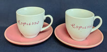 Lade das Bild in den Galerie-Viewer, ESPRESSO~ KAFFEETASSE - Porzellan, Rosa Färbiges Espresso Aufschrift Druck Motiv Dekor