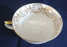 Lade das Bild in den Galerie-Viewer, TEE~ SAMMELTASSE - Porzellan, Goldrand Flora Blatt Blätter Ranken Abstrakt Motiv Dekor