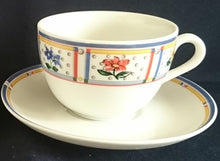 Lade das Bild in den Galerie-Viewer, 3er TEEGEDECK "Flirt" - Porzellan, Flora Blumenblüten Pflanzen Linien Streifen Rand Motiv Dekor