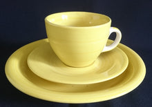 Lade das Bild in den Galerie-Viewer, 2er Set 3er KAFFEEGEDECKE "Flirt" "Liso" - Porzellan, Streifen Einfärbiges Meliertes Dekor