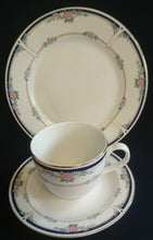 Lade das Bild in den Galerie-Viewer, 2er Set 2er KAFFEEGEDECKE "Patricia" - Porzellan, Goldrand Flora Rosenblumen Kettenglieder Motiv Dekor