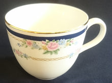 Lade das Bild in den Galerie-Viewer, 2er KAFFEEGEDECK "Patricia" - Porzellan, Goldrand Flora Rosenblumen Kettenglieder Motiv Dekor