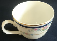 Lade das Bild in den Galerie-Viewer, 2er KAFFEEGEDECK "Patricia" - Porzellan, Goldrand Flora Rosenblumen Kettenglieder Motiv Dekor