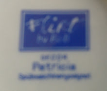 Lade das Bild in den Galerie-Viewer, 2er Set 2er KAFFEEGEDECKE "Patricia" - Porzellan, Goldrand Flora Rosenblumen Kettenglieder Motiv Dekor