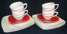Lade das Bild in den Galerie-Viewer, 2er KAFFEEGEDECK "Novel" - Porzellan, Geometrisches Linien Striche Abstrakt Breiter Rand Motiv Quadratische Form Motiv Dekor