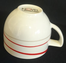 Lade das Bild in den Galerie-Viewer, 2er KAFFEEGEDECK "Novel" - Porzellan, Geometrisches Linien Striche Abstrakt Breiter Rand Motiv Quadratische Form Motiv Dekor