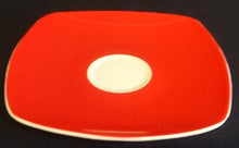 Lade das Bild in den Galerie-Viewer, 2er Set 3er KAFFEEGEDECK "Novel" - Porzellan, Geometrisches Linien Striche Abstrakt Breiter Rand Motiv Quadratische Form Motiv Dekor