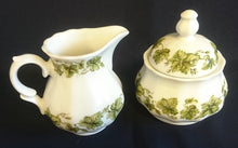 Lade das Bild in den Galerie-Viewer, ZUCKERDOSE MIT DECKEL - Porzellan, Flora Weinblatt Blätter Pflanzen Ranken Motiv Dekor