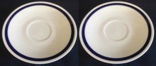 Lade das Bild in den Galerie-Viewer, 2er Set 3er KAFFEEGEDECK - Fine China Porzellan, Karo Relief Echt Kobalt Breite Linien Balken Motiv Dekor (BC)