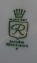 Lade das Bild in den Galerie-Viewer, UNTERTASSE - Porzellan, Flora Weinblatt Blätter Pflanzen Ranken Motiv Dekor