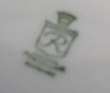 Lade das Bild in den Galerie-Viewer, KAFFEETASSE - Porzellan, Goldrand Senkrecht Relief Wölbungen Form Motiv Dekor