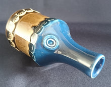 Lade das Bild in den Galerie-Viewer, ÖL FLÄSCHCHEN OHNE VERSCHLUß "Brotzeit" "Studio Linie" - Keramik / Steingut, Antikes Abstraktes Kreise Striche Blüten Motiv Dekor, Bjön Wiinblad Design (BC)