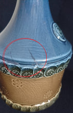 Lade das Bild in den Galerie-Viewer, GETRÄNKEFLASCHE -KARAFFE OHNE VERSCHLUß "Brotzeit" "Studio Linie" - Keramik / Steingut, Antikes Abstraktes Kreise Striche Blüten Motiv Dekor, Bjön Wiinblad Design (BC)