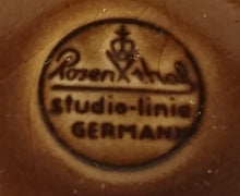 Lade das Bild in den Galerie-Viewer, 2er Set SCHÄLCHEN "Brotzeit" "Studio Linie" - Keramik / Steingut, Antikes Abstraktes Kreise Striche Blüten Motiv Dekor, Bjön Wiinblad Design (BC)