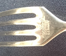 Lade das Bild in den Galerie-Viewer, 2er Set TAFELGABEL "Studio Linie" "Brotzeit" - Edelstahl 18/0 & Keramik / Steingut, Antikes Abstraktes Holzartiges Meliertes Motiv Dekor