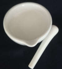 Lade das Bild in den Galerie-Viewer, 2er Set MÖRSER MIT STÖSSEL - Porzellan, Reinweiß Klassisches Einfärbiges Motiv Zeichen Aufschrift Dekor