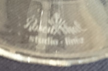 Lade das Bild in den Galerie-Viewer, WEIßWEIN~ GETRÄNKEGLAS "Studio Linie" - Kristallglas, Geometrisches Abstraktes Punkte Tupfen Punkte Motiv Schliff Dekor