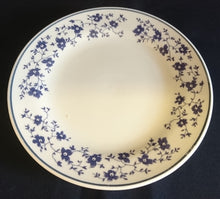 Lade das Bild in den Galerie-Viewer, 2er Set DESSERTTELLER - Keramik / Steingut, Flora Blumenblüten Ranken Pflanzen Blatt Blätter Motiv Dekor