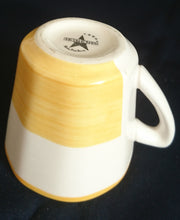 Lade das Bild in den Galerie-Viewer, 3er KAFFEEGEDECK - Keramik / Steingut, Wirbel Kreise Spirale Rand Motiv Dekor