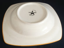 Lade das Bild in den Galerie-Viewer, 2er Set SUPPENTELLER - Keramik / Steingut, Wirbel Kreise Spirale Rand Motiv Dekor