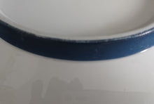 Lade das Bild in den Galerie-Viewer, BEILAGEN~ SERVIERSCHÜSSEL - Porzellan, Breiter Blauer Linien Striche Relief Motiv Dekor