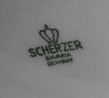 Lade das Bild in den Galerie-Viewer, 2er Set SPEISETELLER - Porzellan, Einfärbiges Linien Striche Relief Motiv Dekor