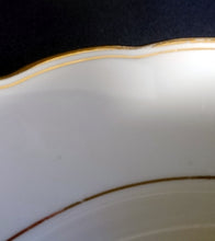 Lade das Bild in den Galerie-Viewer, SUPPENTELLER - Porzellan, Goldrand Linien Klassisch Dekor
