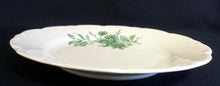 Lade das Bild in den Galerie-Viewer, DESSERTTELLER - Porzellan, Flora Blumen Blüten Blatt Blätter Pflanzen Relief Rand Motiv Dekor