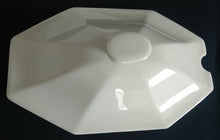 Lade das Bild in den Galerie-Viewer, SUPPENTERRINE MIT DECKEL - Porzellan, Einfärbig Achtkantige Form Punkte Tupfen Relief Motiv Dekor