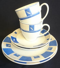 Lade das Bild in den Galerie-Viewer, KAFFEETASSE - Porzellan, Flora Blatt Blätter Abstrakt Viereck Motiv Dekor