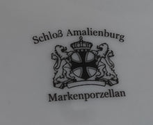 Lade das Bild in den Galerie-Viewer, 2er Set DESSERTTELLER - Porzellan, Flora Blatt Blätter Abstrakt Viereck Motiv Dekor