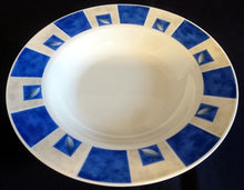 Lade das Bild in den Galerie-Viewer, 2er Set SUPPENTELLER - Porzellan, Flora Blatt Blätter Abstrakt Viereck Motiv Dekor