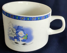 Lade das Bild in den Galerie-Viewer, 2er Set 3er KAFFEEGEDECKE - Porzellan, Advent Weihnachten Winter Schnee Baum Bäume Rand Symbole Motiv Dekor