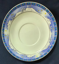 Lade das Bild in den Galerie-Viewer, 2er Set UNTERTASSEN - Porzellan, Advent Weihnachten Winter Schnee Baum Bäume Rand Symbole Motiv Dekor