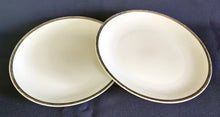 Lade das Bild in den Galerie-Viewer, 2er Set DESSERTTELLER - Porzellan, Breiter Platin Linien Dekorrand Motiv