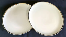 Lade das Bild in den Galerie-Viewer, 2er Set SPEISETELLER - Porzellan, Breiter Platin Linien Dekorrand Motiv