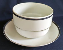 Lade das Bild in den Galerie-Viewer, SUPPENTASSEN UNTERTELLER - Porzellan, Breiter Platin Linien Dekorrand Motiv