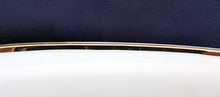 Lade das Bild in den Galerie-Viewer, MITTLERE BEILAGENPLATTE - Porzellan, Breiter Platin Linien Dekorrand Motiv