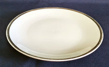 Lade das Bild in den Galerie-Viewer, DESSERTTELLER - Porzellan, Breiter Platin Linien Dekorrand Motiv