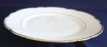 Lade das Bild in den Galerie-Viewer, DESSERTTELLER - Porzellan, Goldlinien Doppelt Gewölbter Rand Relief Motiv Dekor (BC)