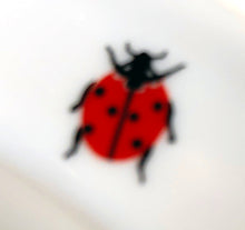 Lade das Bild in den Galerie-Viewer, BROTZEIT~ BEILAGENTELLER "Käfer" - Porzellan, Fauna Käfer Insekten Motiv Dekor