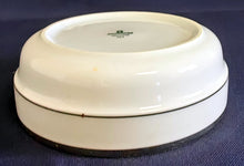 Lade das Bild in den Galerie-Viewer, SALAT~ SERVIERSCHALE - Porzellan, Breiter Platin Linien Dekorrand Motiv