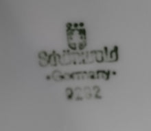 Lade das Bild in den Galerie-Viewer, SPEISETELLER - Porzellan, Einfärbiges Gastronomisch Dekor Motiv (BC)