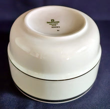 Lade das Bild in den Galerie-Viewer, 2er Set SUPPENTASSE & UNTERTELLER Porzellan, Breiter Platin Linien Dekorrand Motiv