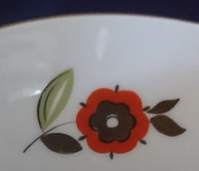 Lade das Bild in den Galerie-Viewer, 3er TEE~ SAMMELGEDECK - Porzellan, Goldrand Flora Pflanzen Blumenblüten Blatt Blätter Motiv Dekor (BC)