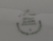 Lade das Bild in den Galerie-Viewer, DESSERTTELLER "Annabell" - Porzellan, Goldrand Flora Rosenblumen Blüten Relief Motiv Dekor