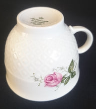 Lade das Bild in den Galerie-Viewer, 3er KAFFEEGEDECK "Annabell" - Porzellan, Goldrand Flora Rosenblumen Blüten Relief Motiv Dekor