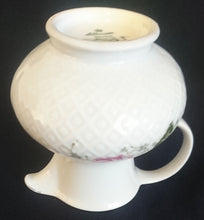 Lade das Bild in den Galerie-Viewer, 3er Set MILCHKÄNNCHEN & ZUCKERDOSE + DECKEL "Annabell" - Porzellan, Goldrand Flora Rosenblumen Blüten Relief Motiv Dekor